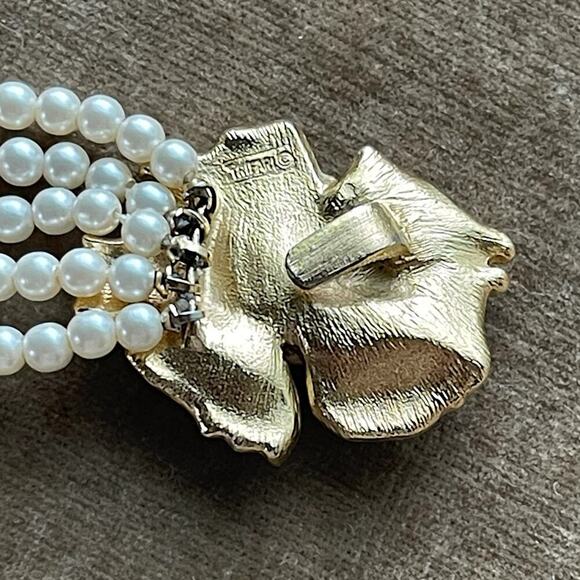 Vintage Crown Trifari Multi Strand Faux Pearl Gold Flower Clasp Necklace 1960s - Picture 6 of 10